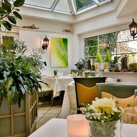 Hotel Mayers Waldhorn - Zwischen Reutlingen Und Tuebingen