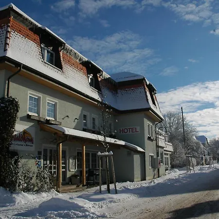 Hotel Mayers Waldhorn - Zwischen Reutlingen Und Tuebingen 3*