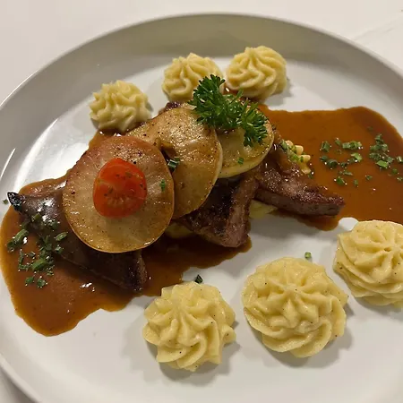 Hotel Mayers Waldhorn - Zwischen Reutlingen Und Tuebingen