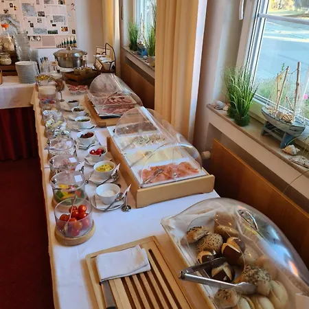 Hotel Mayers Waldhorn - Zwischen Reutlingen Und Tuebingen Kusterdingen