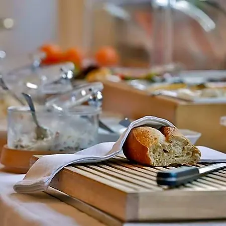 Hotel Mayers Waldhorn - Zwischen Reutlingen Und Tuebingen Kusterdingen