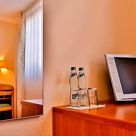 Mayers Waldhorn - Zwischen Reutlingen Und Tuebingen Hotel Kusterdingen