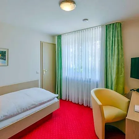 Mayers Waldhorn - Zwischen Reutlingen Und Tuebingen Hotel