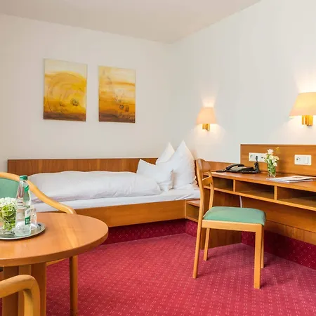 Hotel Mayers Waldhorn - Zwischen Reutlingen Und Tuebingen