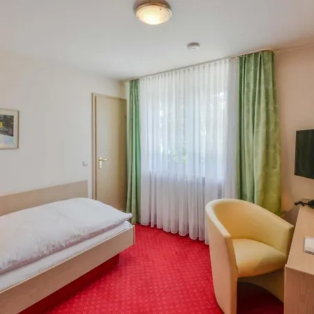 Mayers Waldhorn - Zwischen Reutlingen Und Tuebingen Hotel 3*