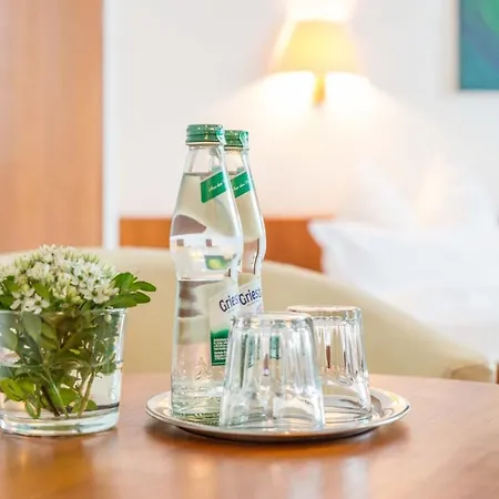 Mayers Waldhorn - Zwischen Reutlingen Und Tuebingen 3*