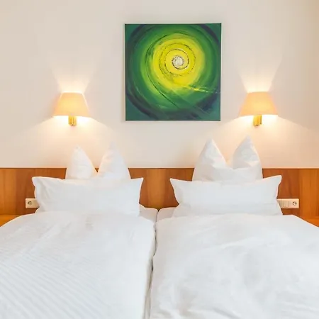 Hotel Mayers Waldhorn - Zwischen Reutlingen Und Tübingen Kusterdingen