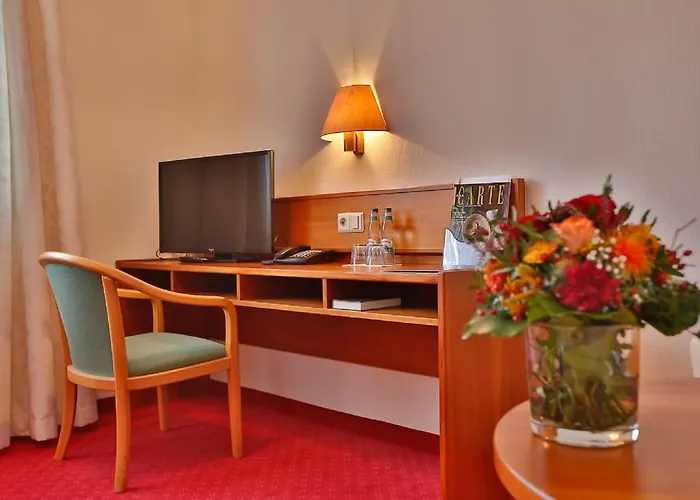 Szálloda Mayers Waldhorn - Zwischen Reutlingen Und Tuebingen Kusterdingen