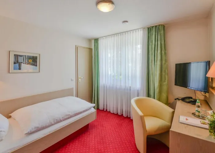 Mayers Waldhorn - Zwischen Reutlingen Und Tuebingen Szálloda 3*